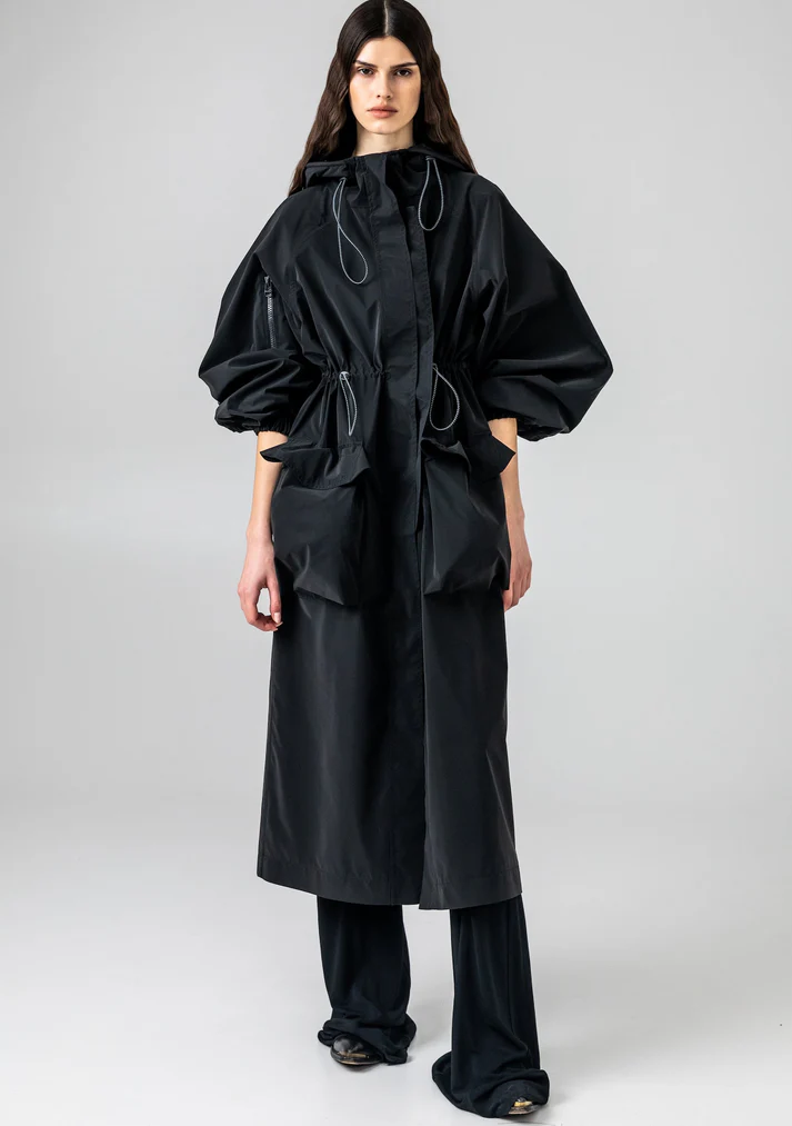 CT008FW24_BLACK_1 OVERSIZE RAINCOAT